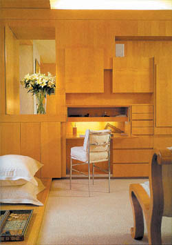 Sky Lounge Master Bedroom - 